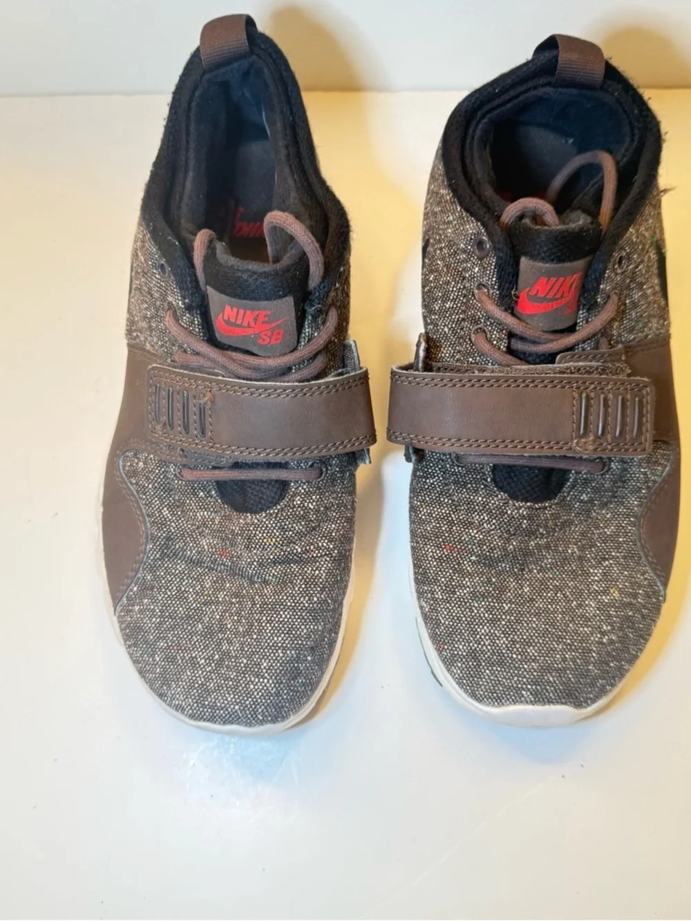 Nike Kids Brown Tweed & Black Strap Sneakers
